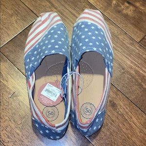Red white and blue flats